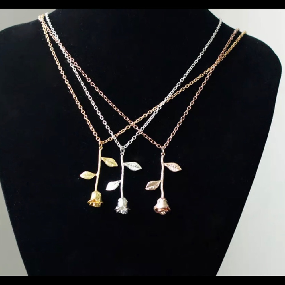 ♥️NWT GOLD/SILVER ROSE NECKLACE - Picture 2 of 8